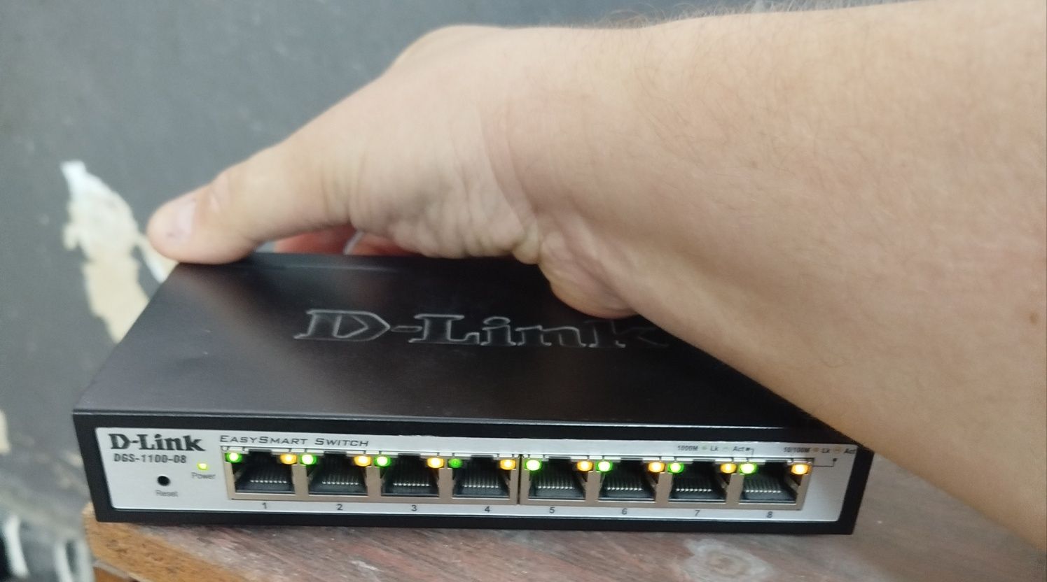 Комутатор d-link dgs-1100-08