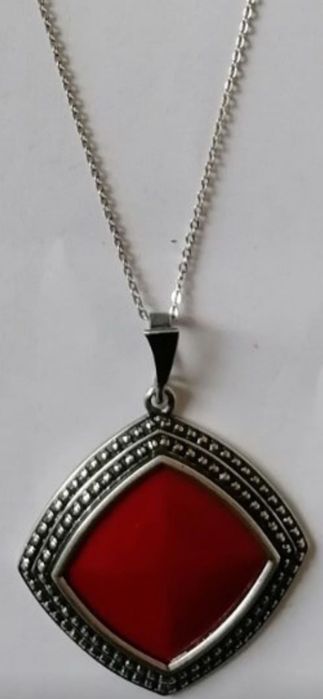 Срібні прикраси.