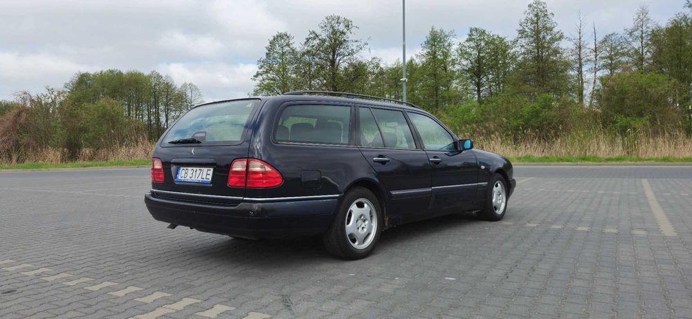 Mercedes E200 * klasyk * benzyna * automat