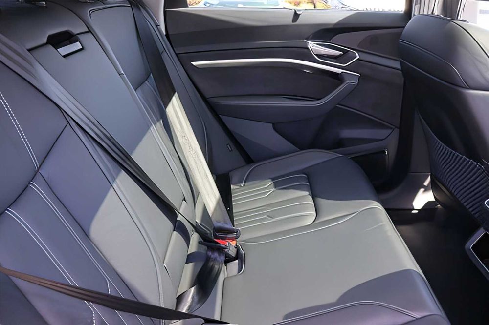 Audi e-tron Sportback quattro      2021