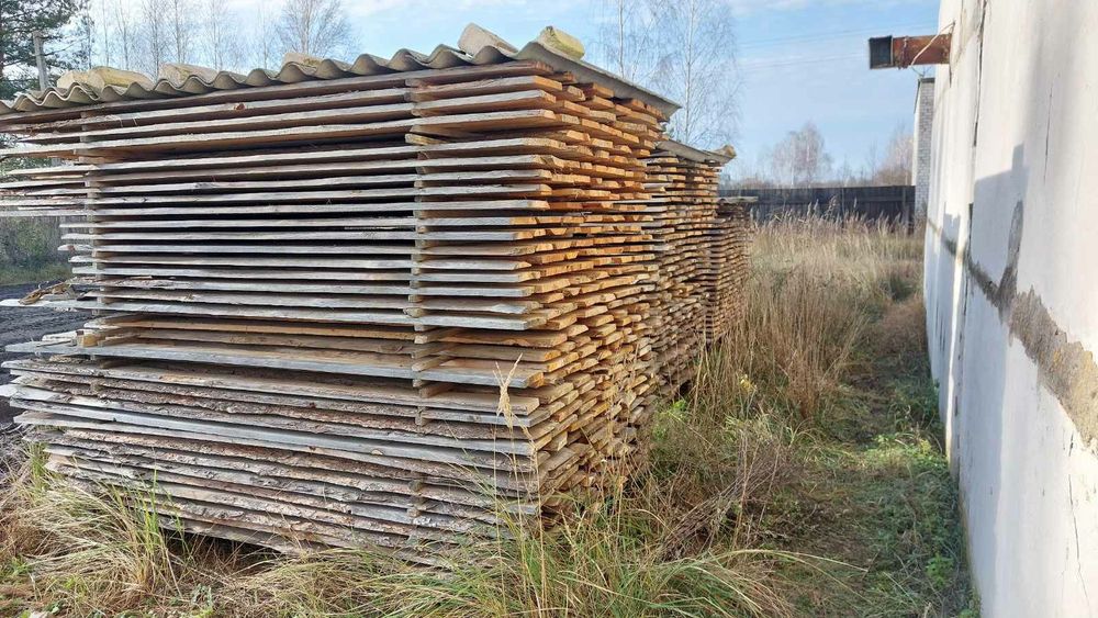 Дошка необрізна.