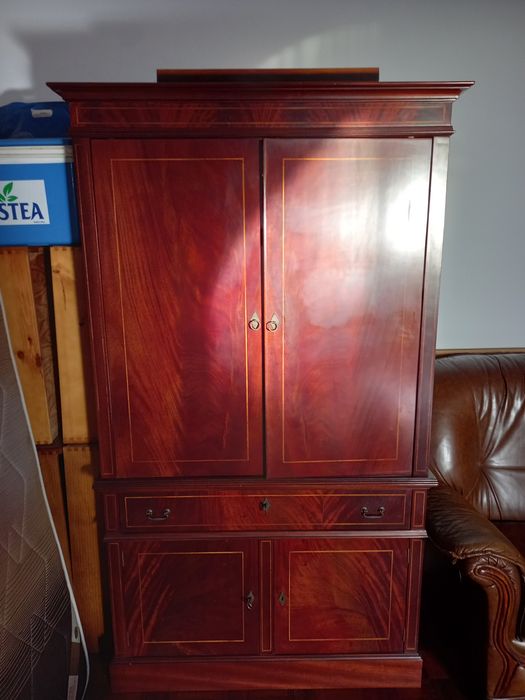 Vendo movel para tv madeira mogno