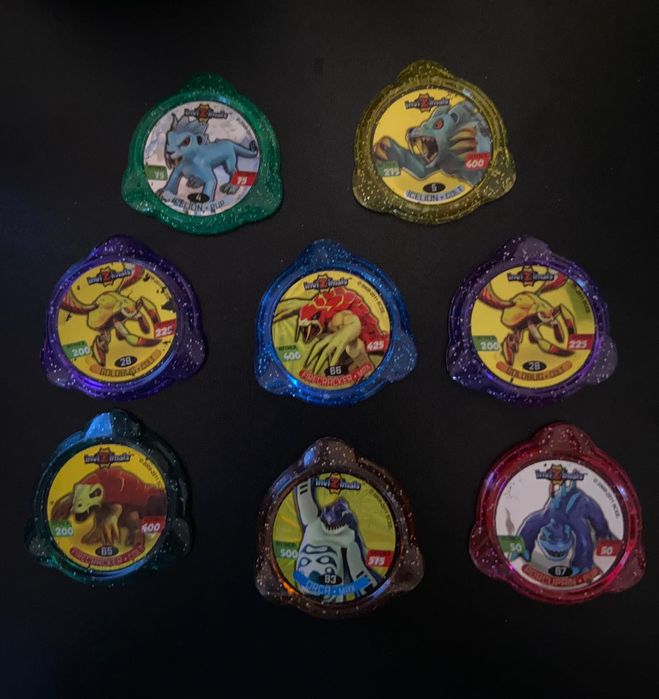 Vendo coleção de tazos invizimals
