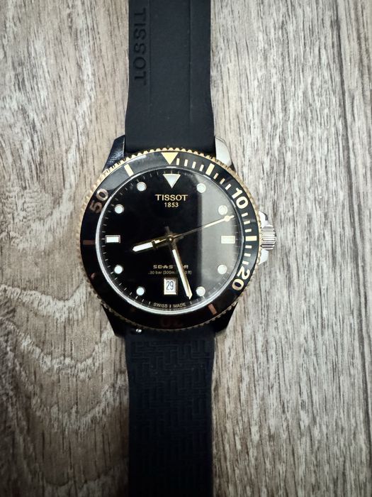 Zegarek męski Tissot Seastar 1000 Quartz 40 mm T120.410.27.051.00