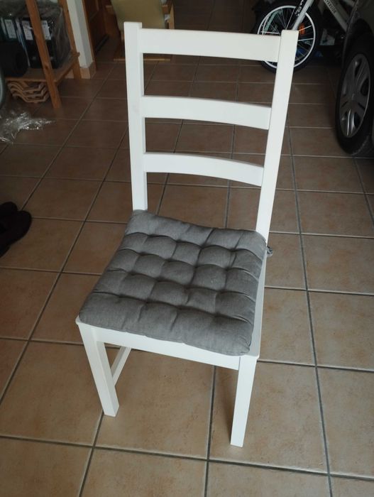 4 cadeiras de cozinha com almofadas
