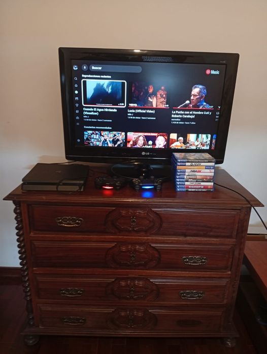 Vendo PS4 slim+10 jogos+TV LG 32''