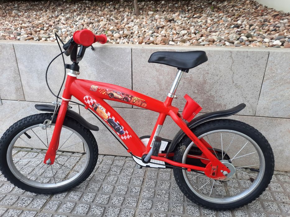 Bicicleta de menino Cars