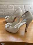 Sapatos de noiva 37