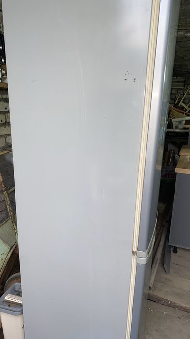 Холодильник lg в робочому стані