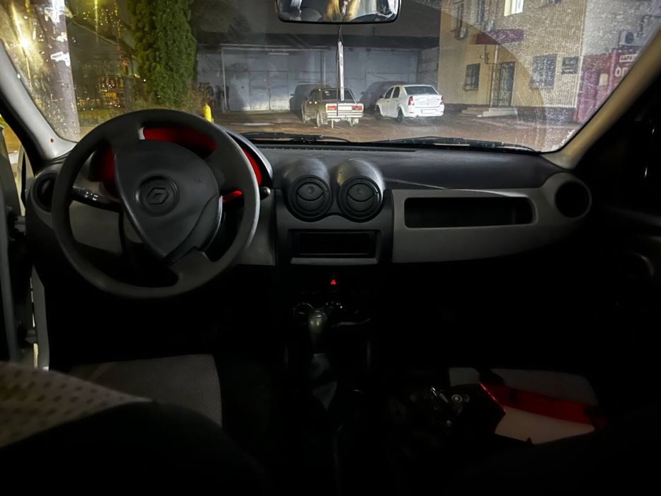 Продам рено логан 2012 рік