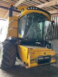 комбайн NEW HOLLAND CR 7.90