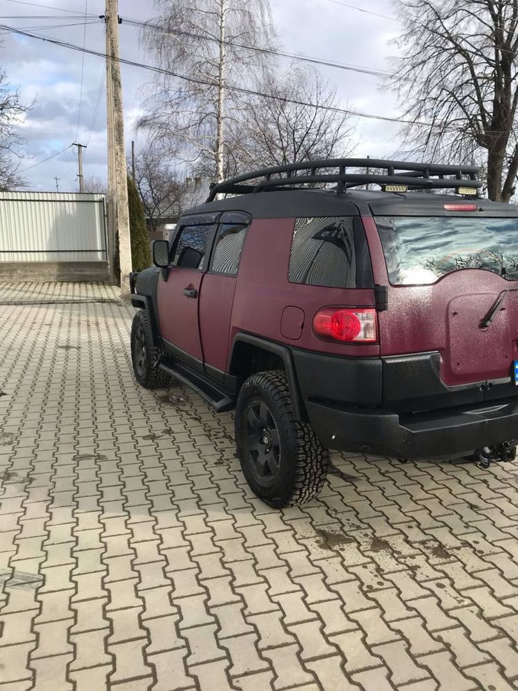 Продам Toyota FJ Cruiser