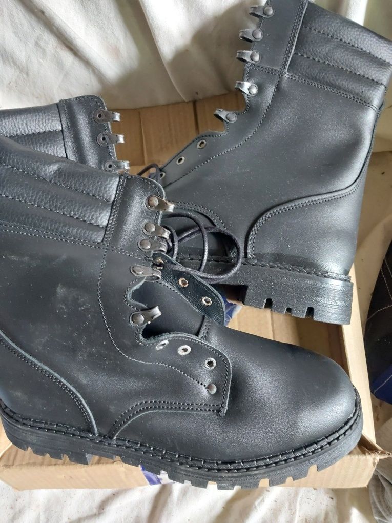 Buty typu wojskowego