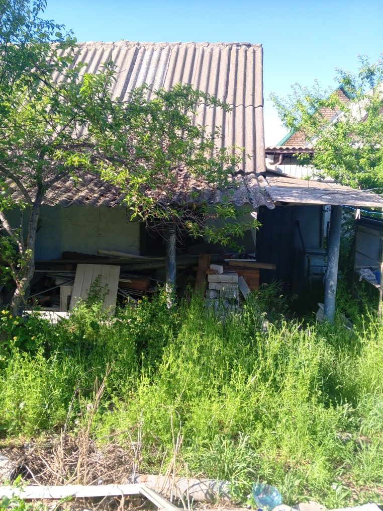 Продам дом -участок в городе под стройку