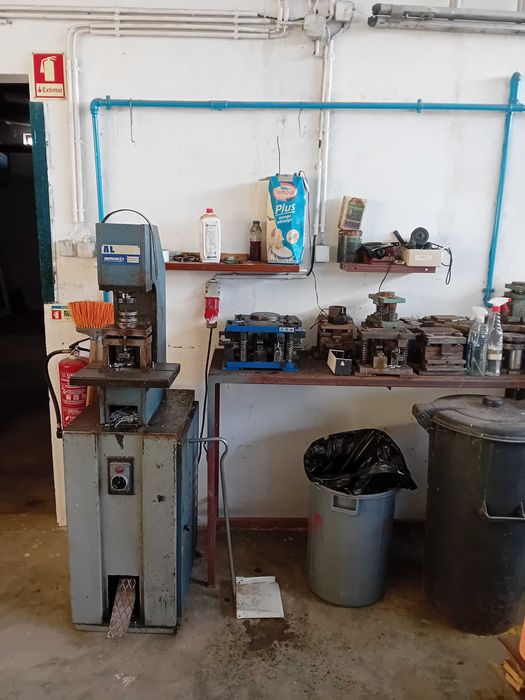 Prensa Trifasica com varios cunhos