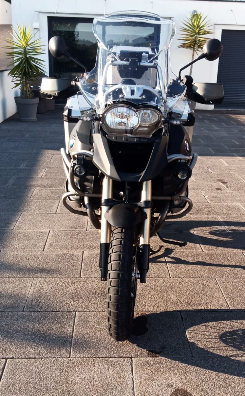 Moto BMW ano 2013, registo 2014.