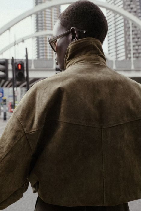 Куртка-бомбер Zara з натуральної шкіри, в наявності С