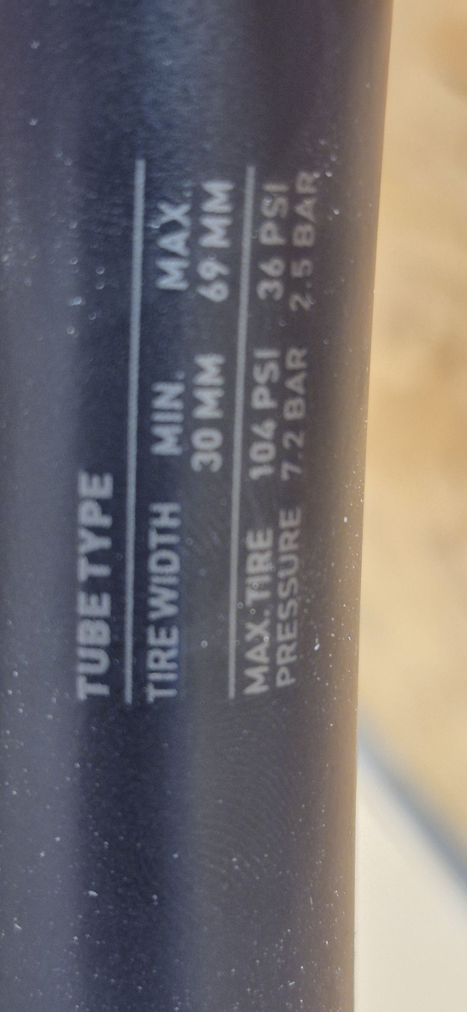 Koło DT-SWISS G1800 Spline 25 .przód.