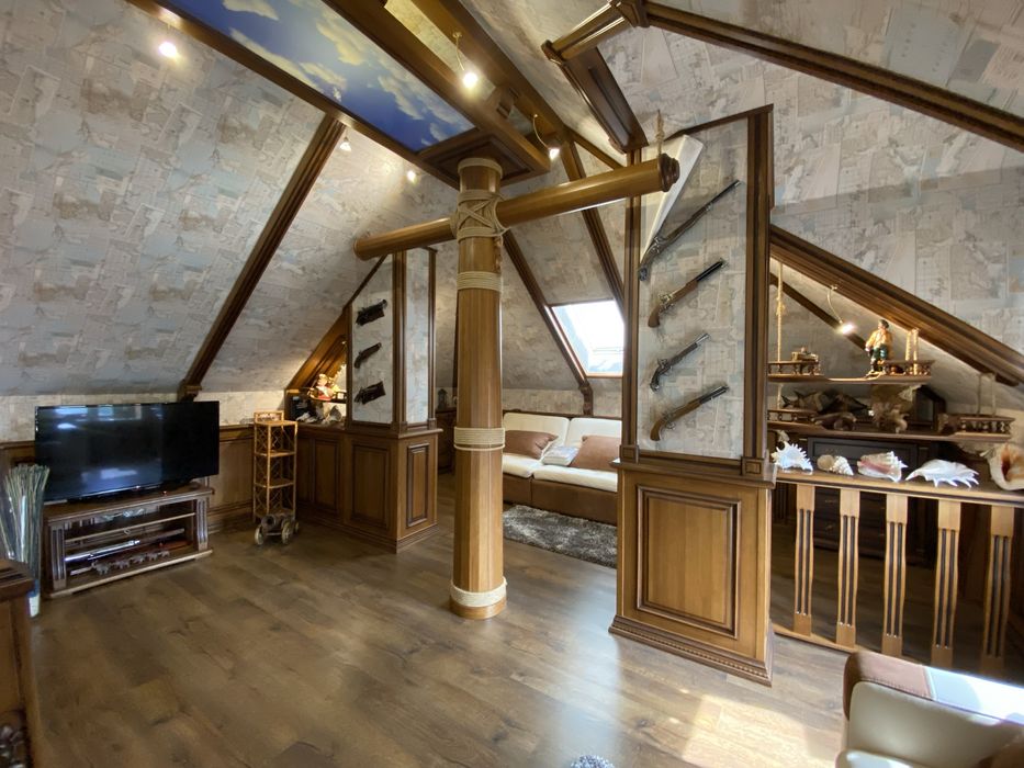 Будинок в районі «Новий двір» 10 соток. Зручна локація.