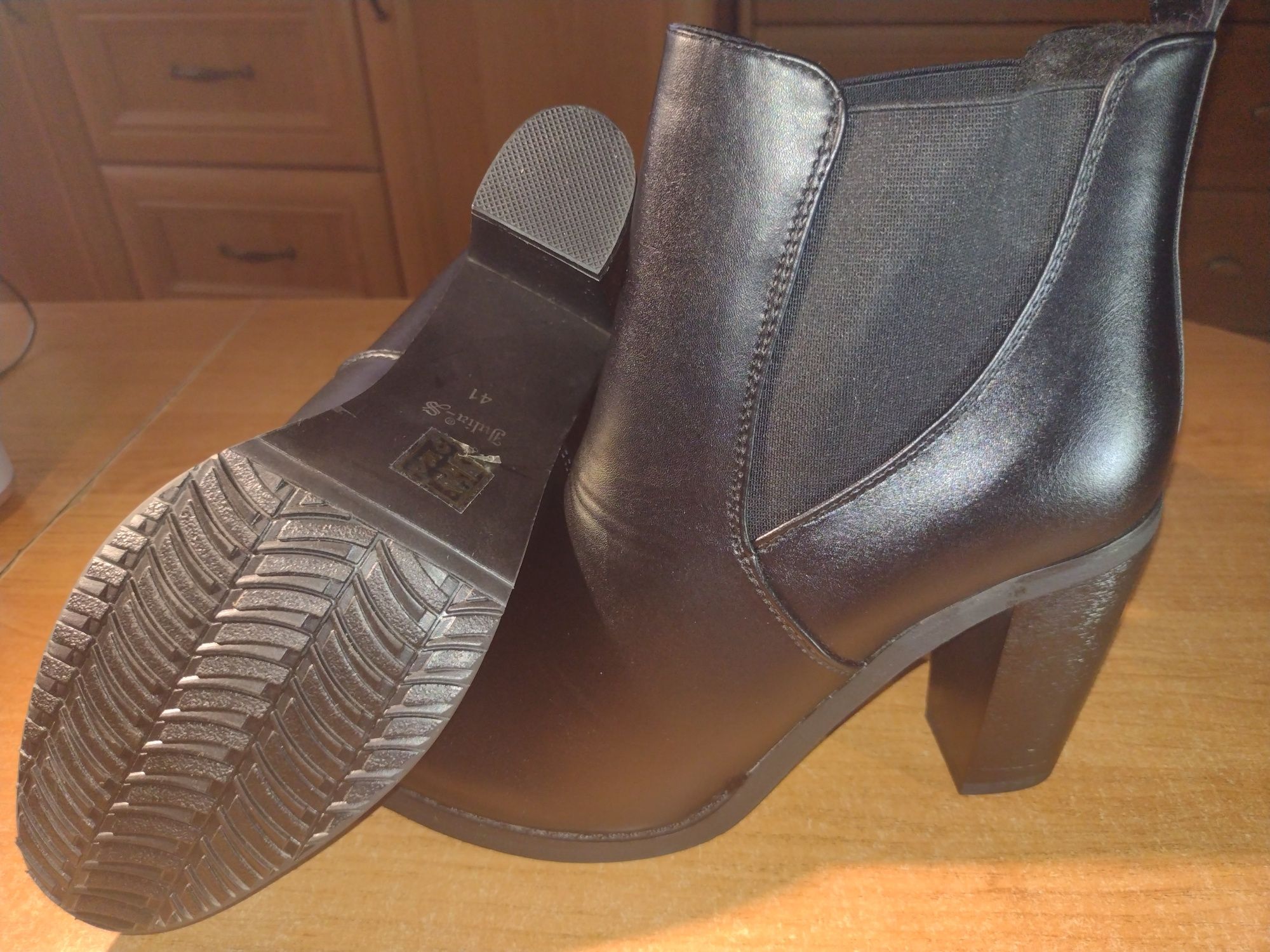Buty na słupku 41, botki Julia-S