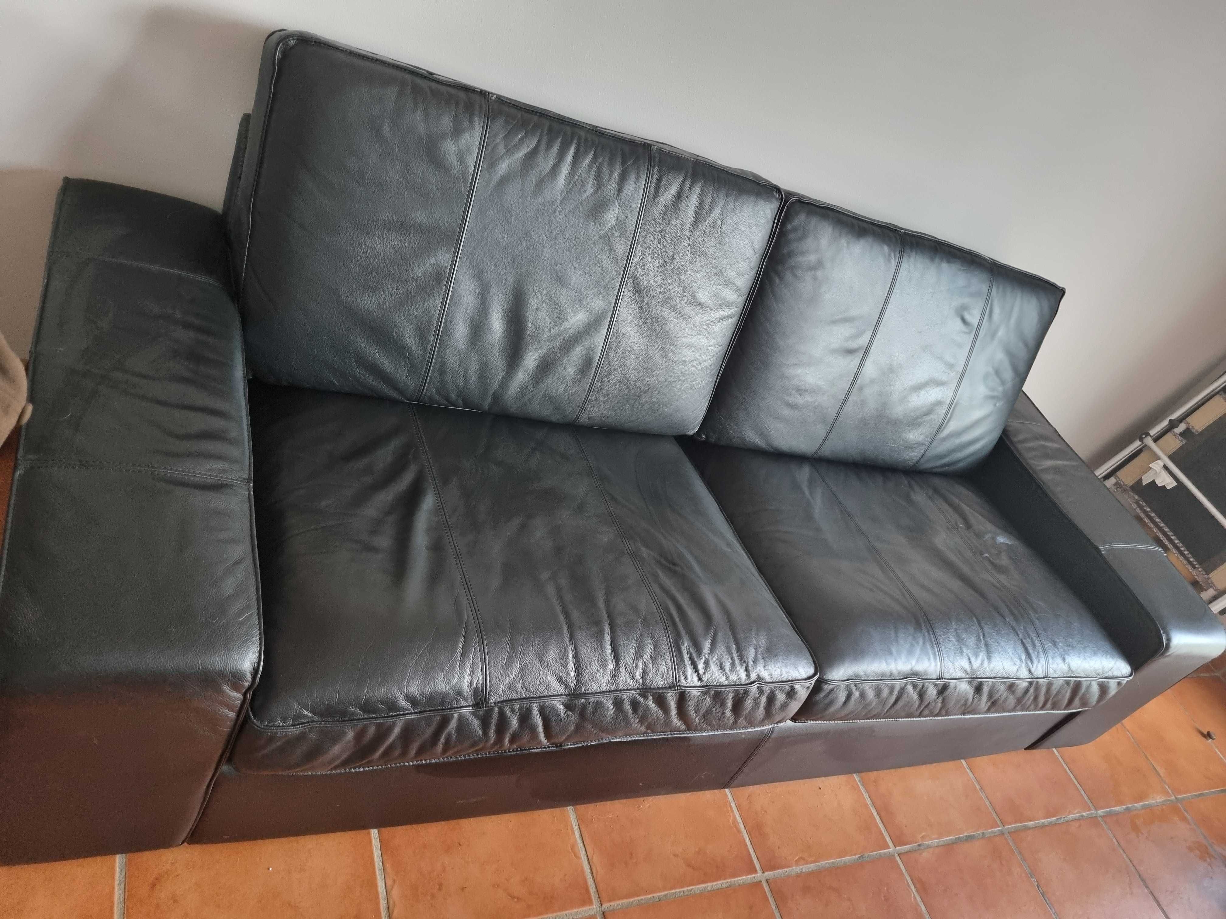 Sofá em pele 3 lugares