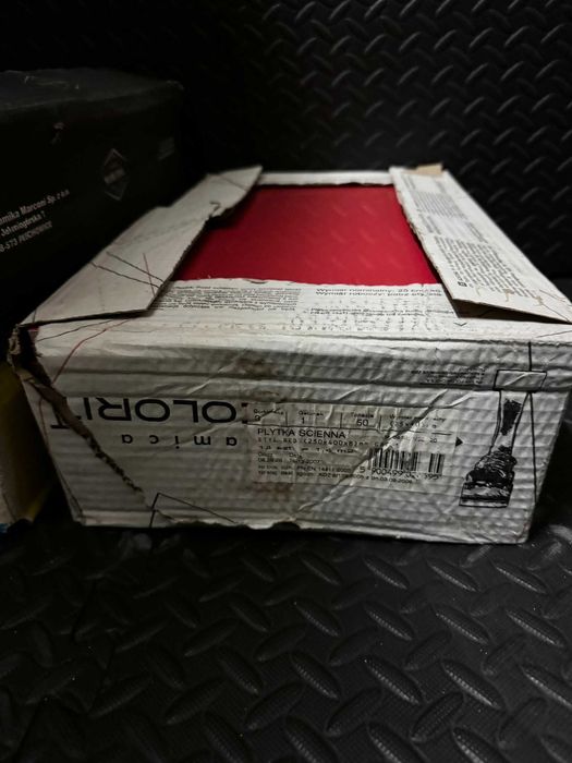 Płytki Ścienne Białe Czerwone Czarne 250x400x8 mm Gatunek 1