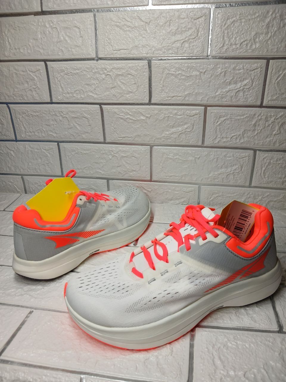 Жіночі бігові кросівки Altra Vanish Tempo White/Coral