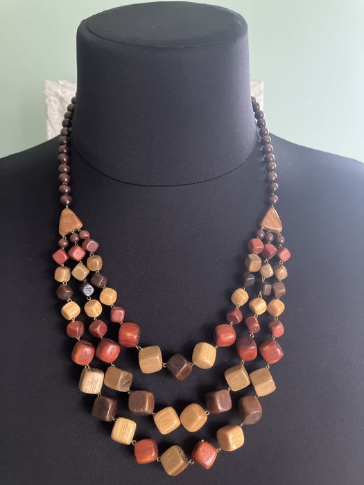 Намисто з дерева