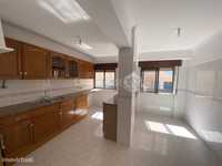 Apartamento T2 c/ 2 WC's Rio de Mouro