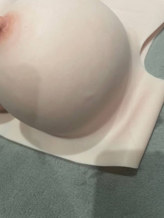 Большая силиконовая грудь женщины 11 размер(К),великі силіконові груди