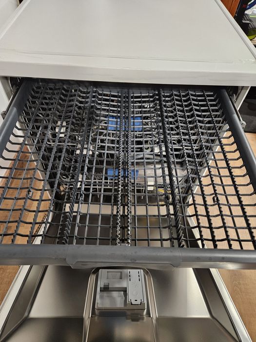 Máquina de Lavar Loiça BEKO - 15 Conjuntos - Branca - Nova c/garantia