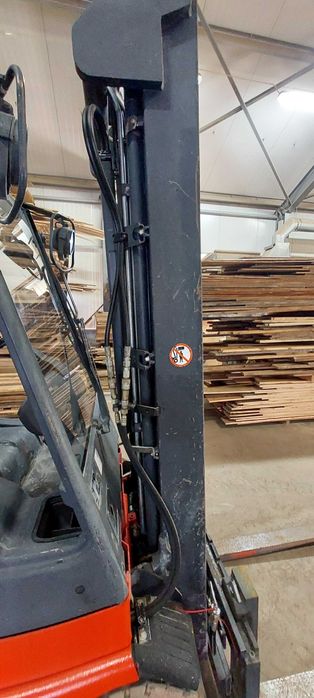 Elektryczny wózek widłowy Linde e30