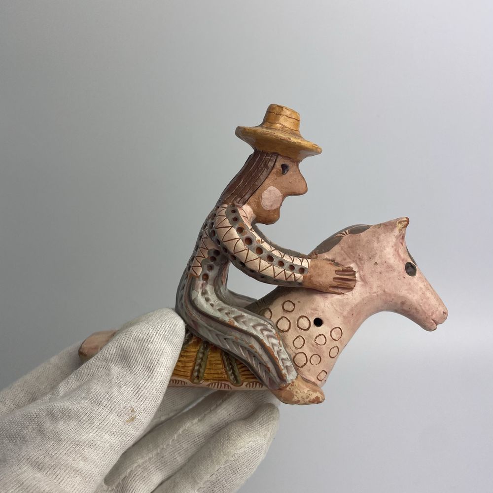 Ceramiczny ludowy gwizdek okaryna świstawka jeździec ręcznie wykonana