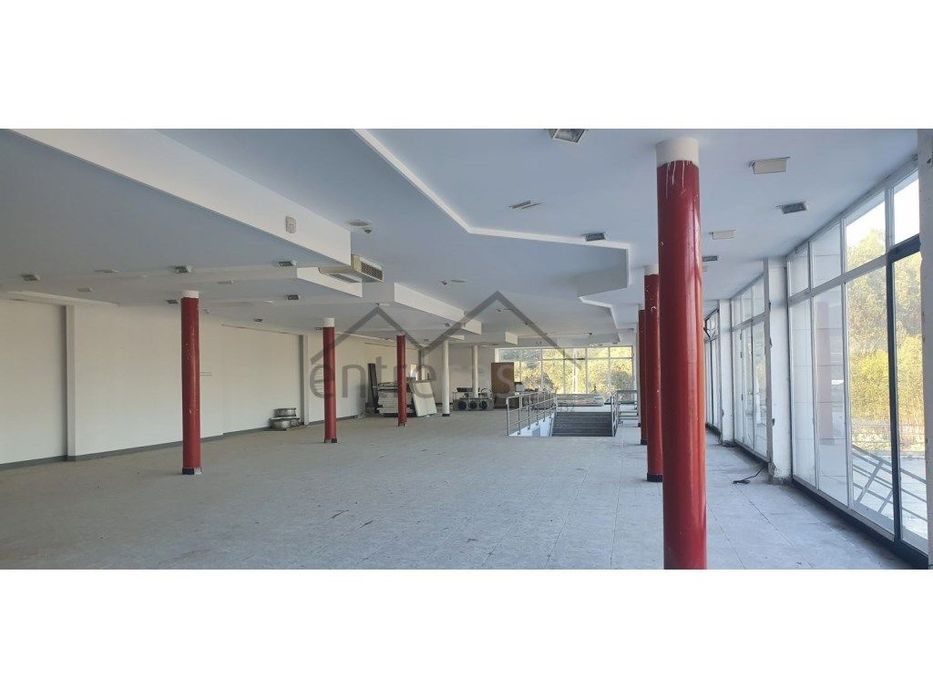 Armazém e atividade Comercial