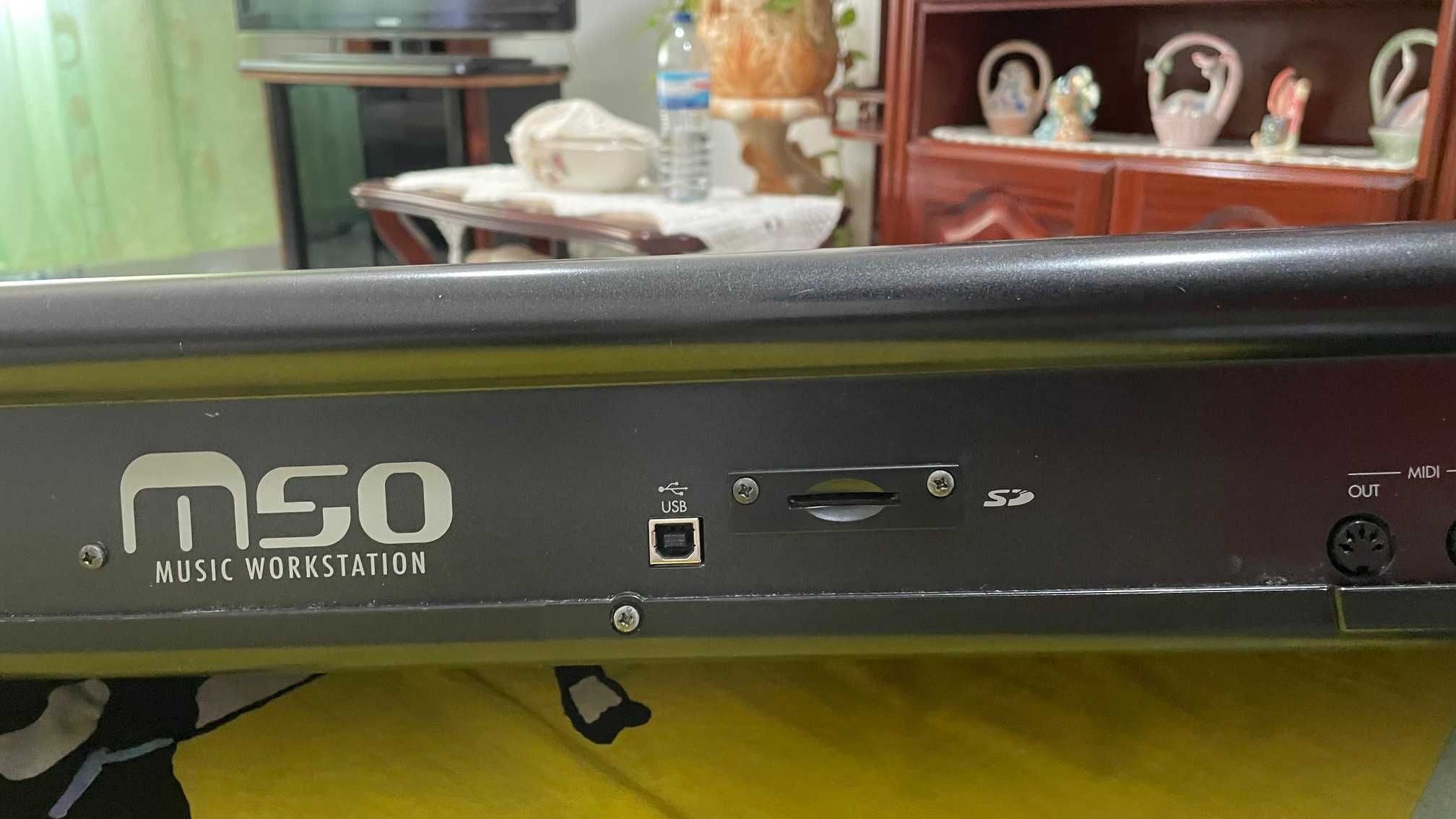 Korg M50 73 Teclas