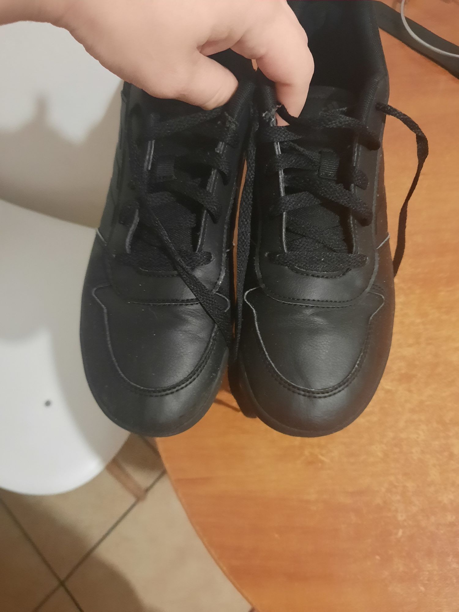 Buty Adidas chłopięce Stan idealny 39 i 1/3