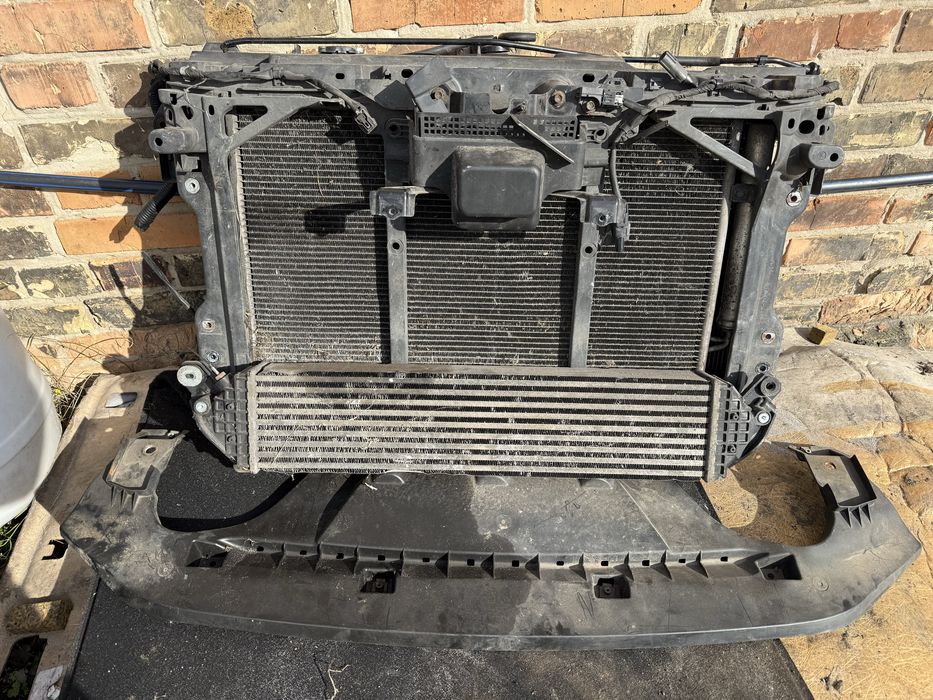 Передня панель телевізор касета радіаторів Mazda 3 BM 2013- 2,2 дизель