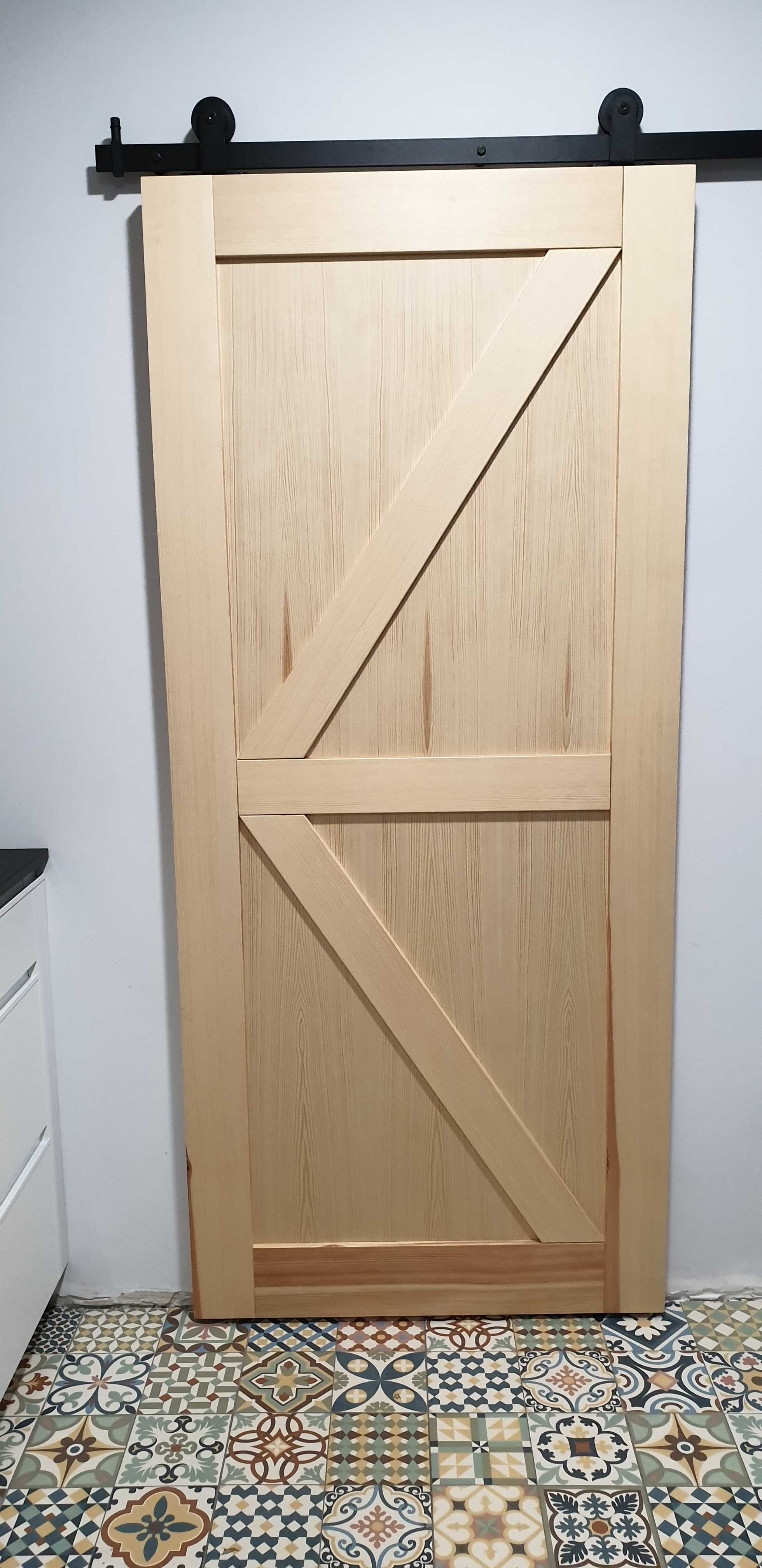 Drzwi drewniane, sosnowe, LOFT, przesuwne