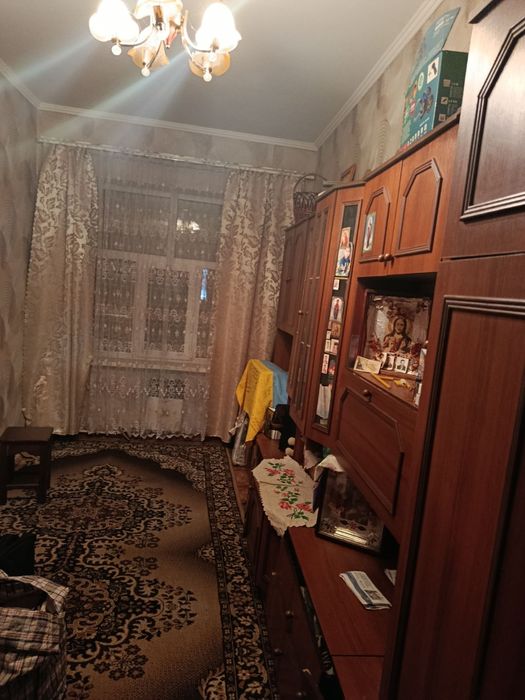 Продам квартиру( барачному домі)