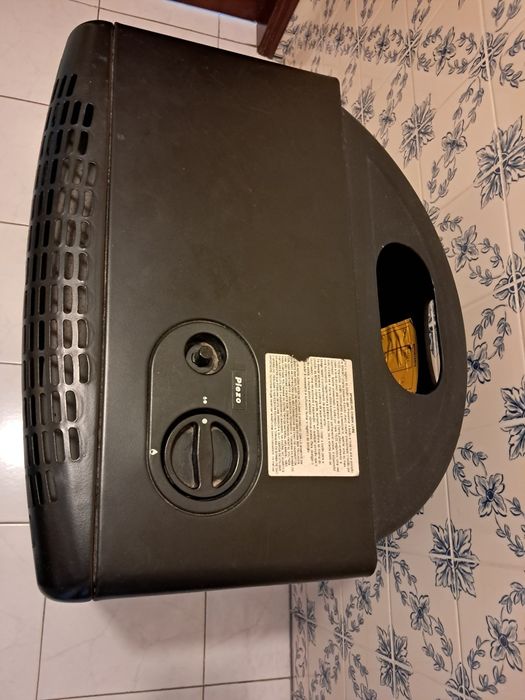 Aquecedor a gás preto