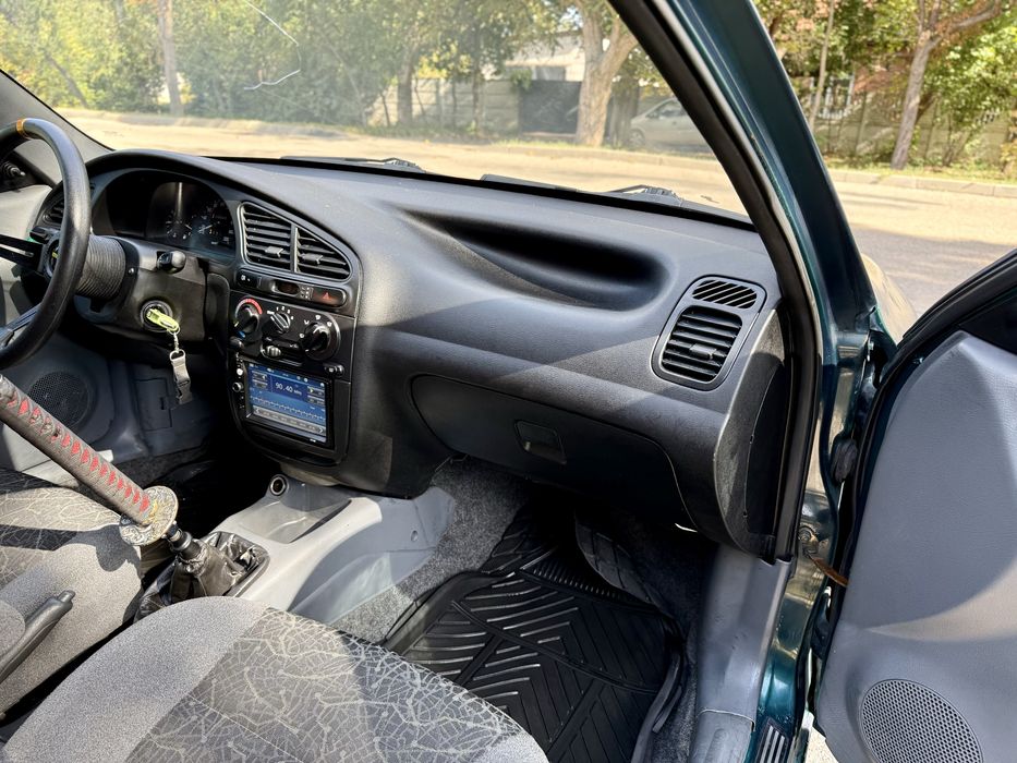 Daewoo Lanos 2.5 V6 Opel x25xe