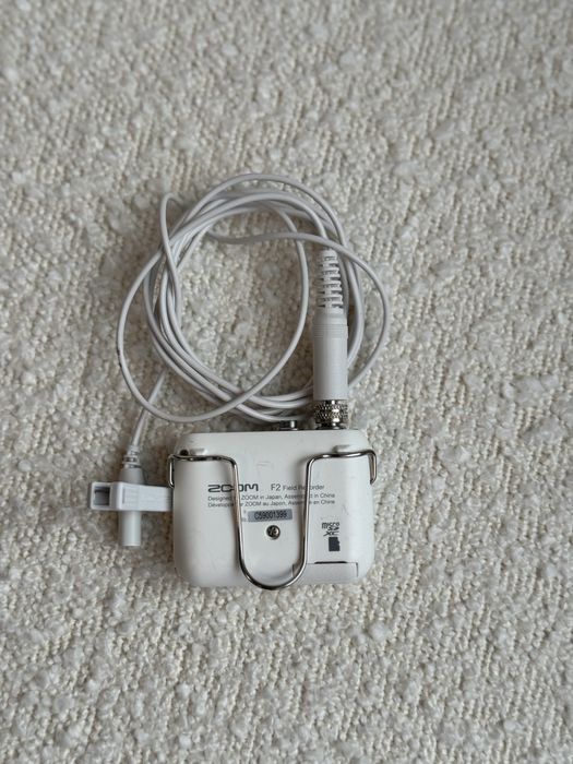 Zoom F2 branco gravador lapela
