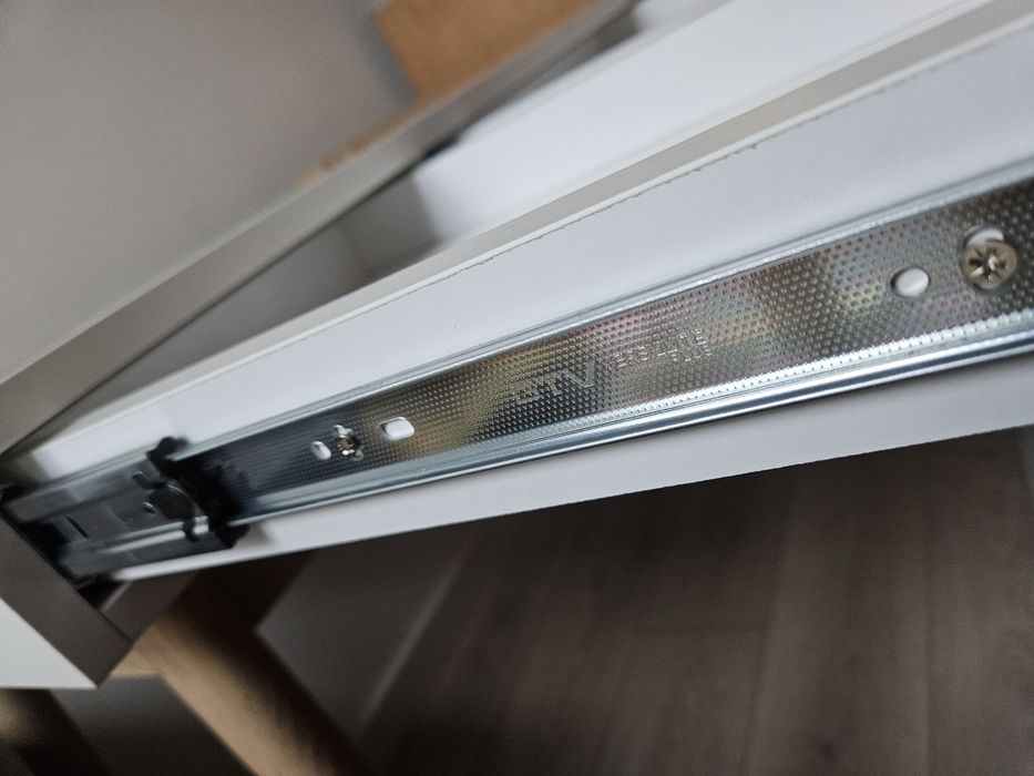 Biurko Omni Paged szuflady półki