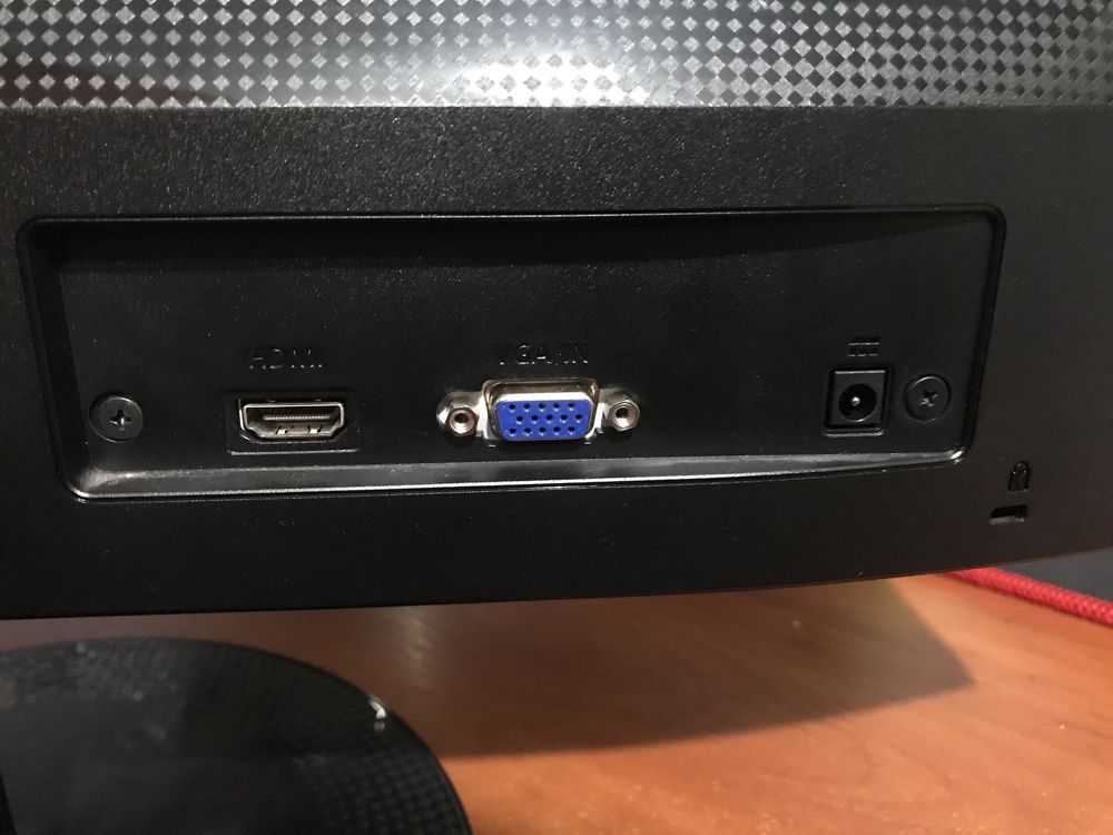 Монитор Acer полностью цел только розбита матрица