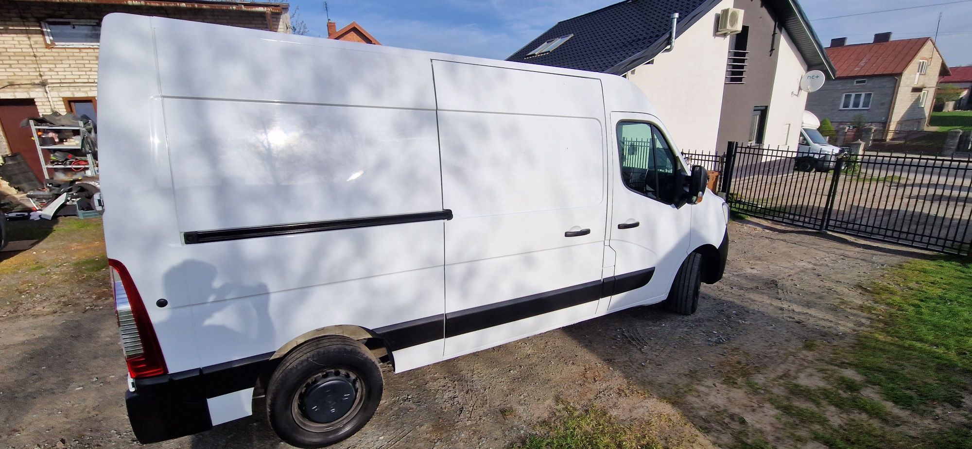 Renault master IV bok prawy 2024 rok