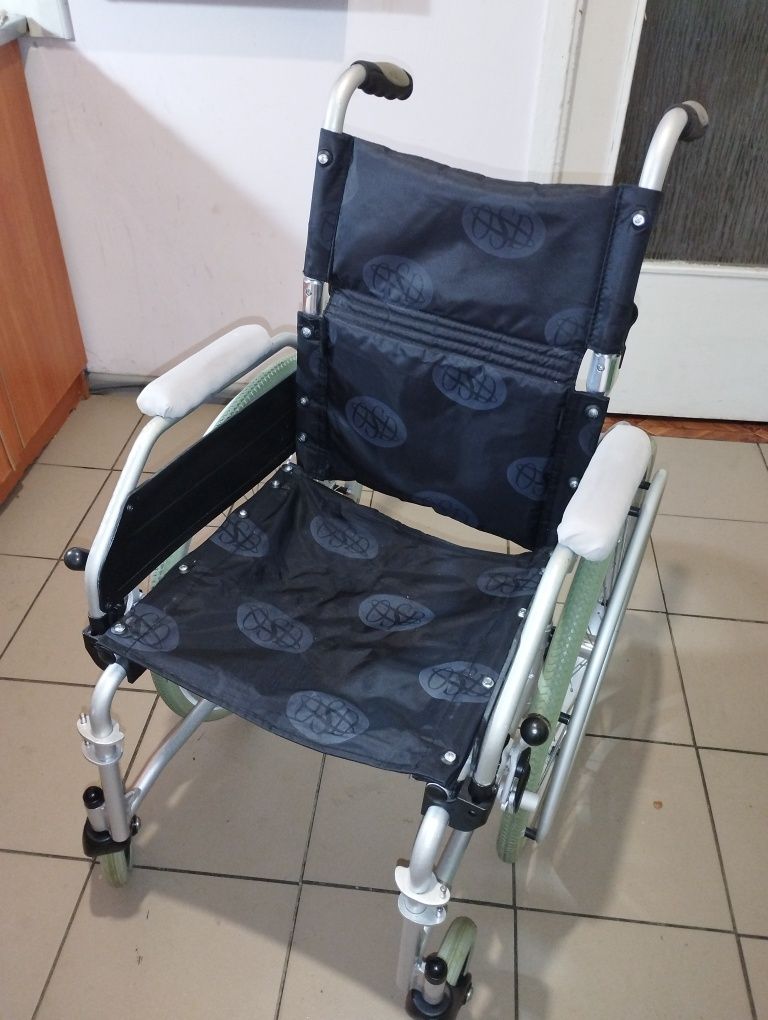 инвалидная коляска, інвалідний візок, инвалидное кресло