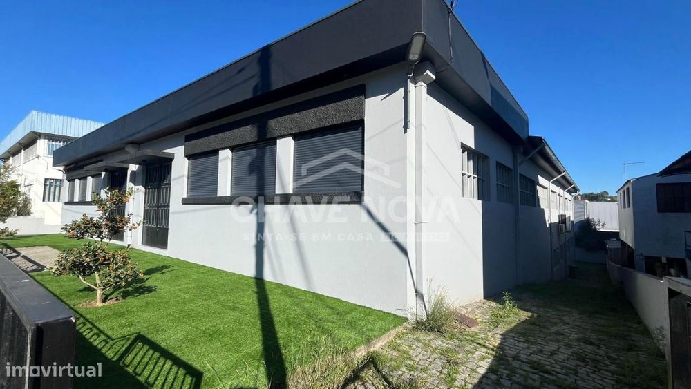 Fábrica com 1.100m² em São João da Madeira