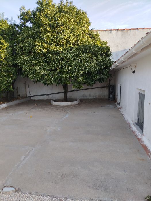 Moradia independente pronta a habitar