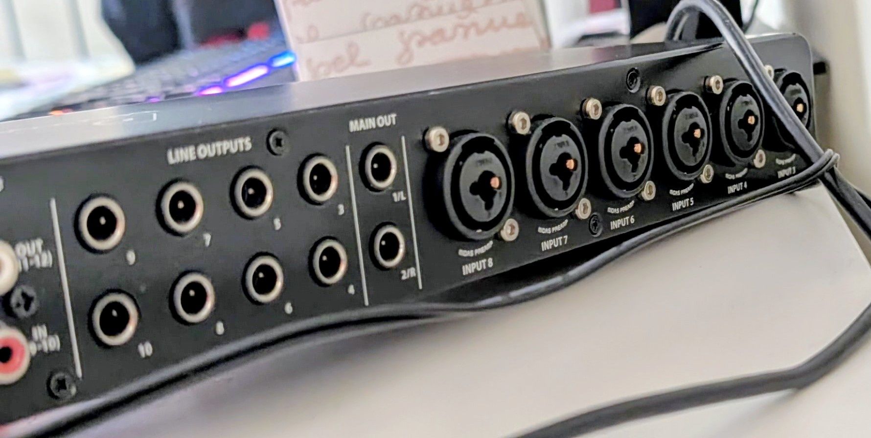 Behringer U-PHORIA UMC1820 Interface de áudio