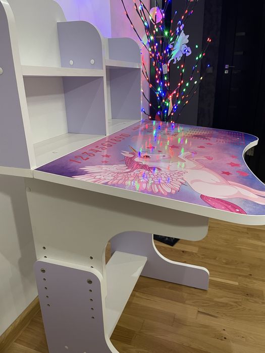 Дитячий стіл парта і стілець